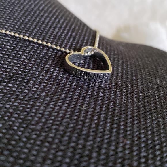 FRIENDS Engraved Heart Charm Necklace ❤️ hangs sidways silver tone ball chain - Picture 5 of 8
